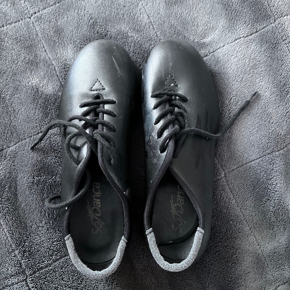 Kids tap shoes